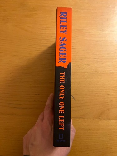 The Only One Left by Riley Sager - NYT Bestseller - (International Edition) - Picture 3 of 3