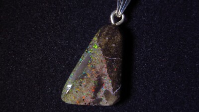 Boulder Opal Anhänge Andamooka, Australien  13,0 Carat,  AC 10