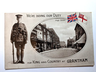 POSTKARTE ECHTFOTO WIR TUN UNSERE PFLICHT FÜR KÖNIG & LAND GRANTHAM (C41)