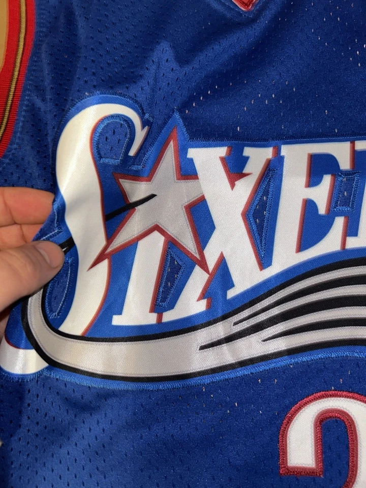Mitchell & Ness Hombres L NBA HWC 1999-00 Philadelphia 76ers Allen Iverson Swingman Foto 4 de 4