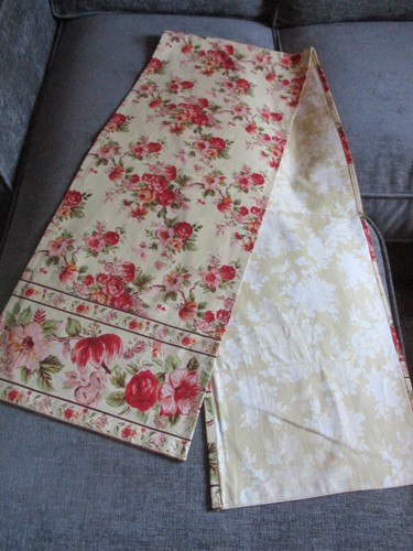 April Cornell Table Runner Pink & Green Floral Cotton French Country - Picture 3 of 6