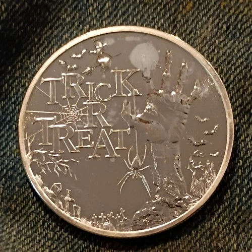 Happy Halloween Trick or Treat Coin 1 Troy Oz .999 Fine Silver Round Medal 999