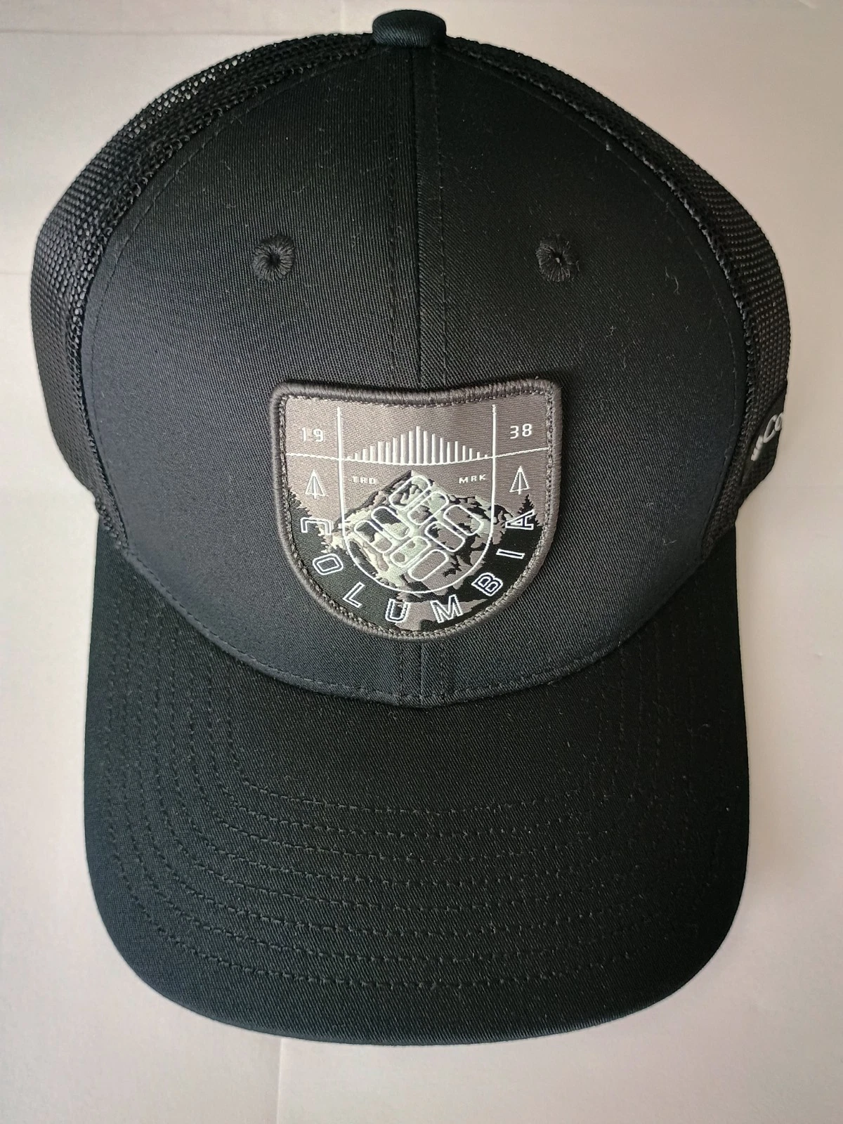 Columbia Mesh Back Snapback Hat Cap - Mountain Scene Patch - Black (1) Trucker