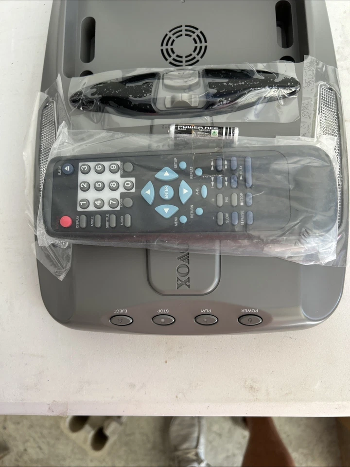 AUDIOVOX PROV710P 7 MONITOR WITH DVD PLAYER NEW IN BOX Not Tested - Image 3 of 4