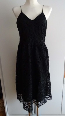schwarzes Kleid mit Häkelspitze von Vila, Größe S - NEU