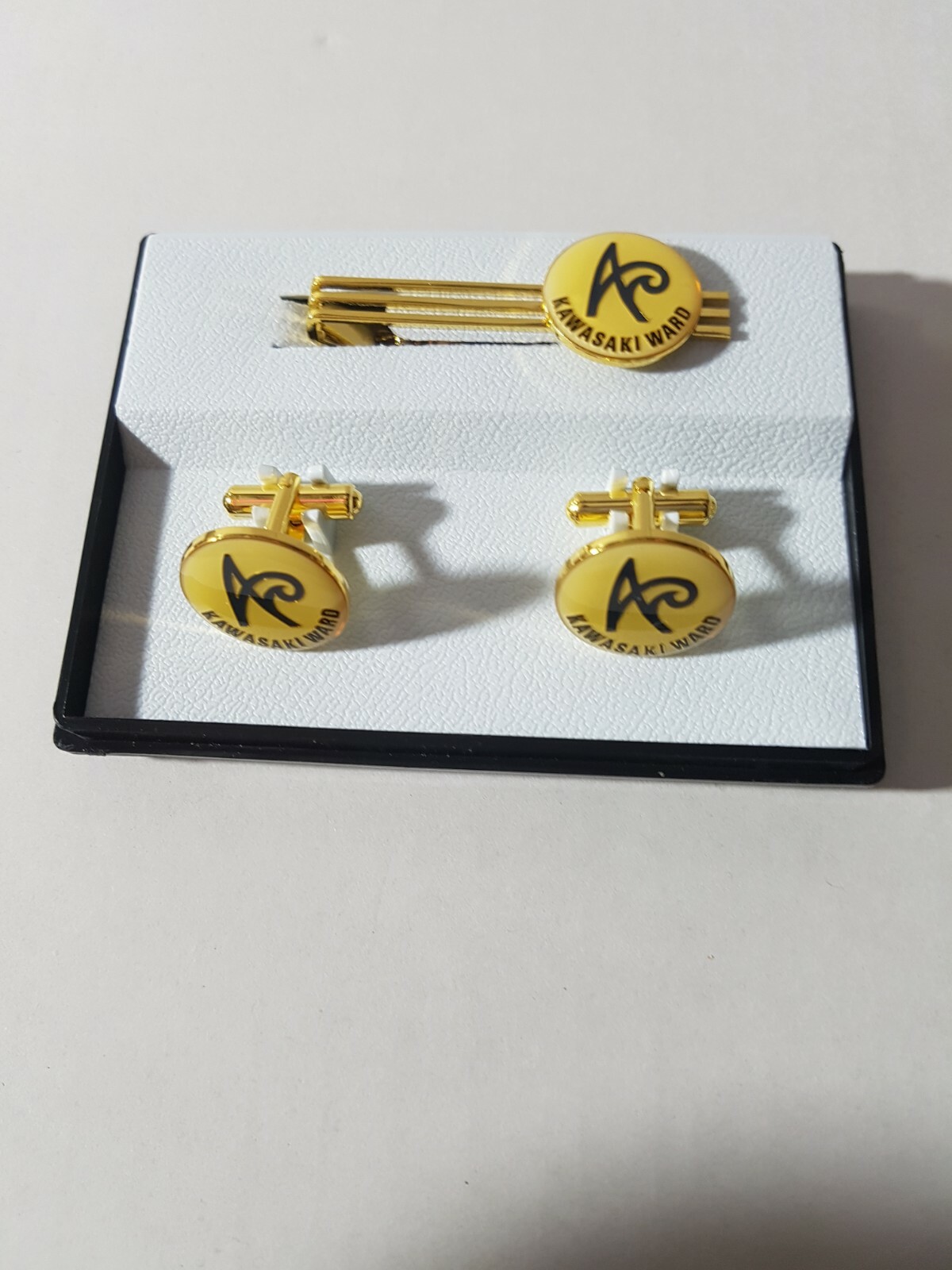 Picture 2 of 4
