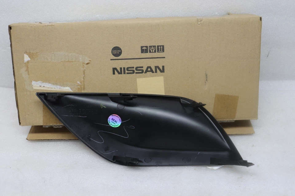 2014-2018 NISSAN VERSA RIGHT PASSENGER BUMPER FOG LIGHT COVER 62256-6W80B OEM - Image 3 of 4
