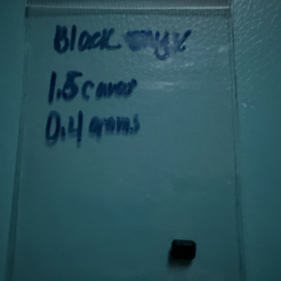 Piedra suelta de ónix negro corte esmeralda de 1,5 quilates Foto 2 de 3