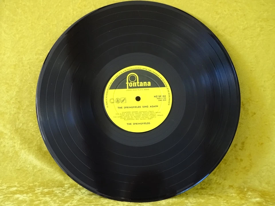 LP vinyl record THE SPRINGFIELDS SING AGAIN [DUSTY, TOM & TIM pre-Dusty go SOLO] - Image 4 of 4