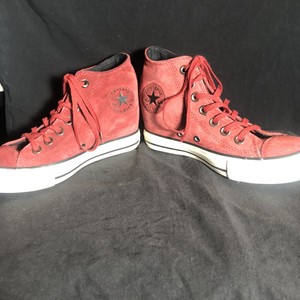 maroon suede converse