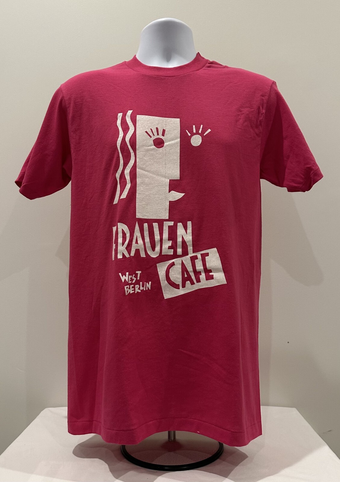 Frauen Café West Berlin (Lesbian Cafe 1980s) Vintage Gay Womens T-Shirt