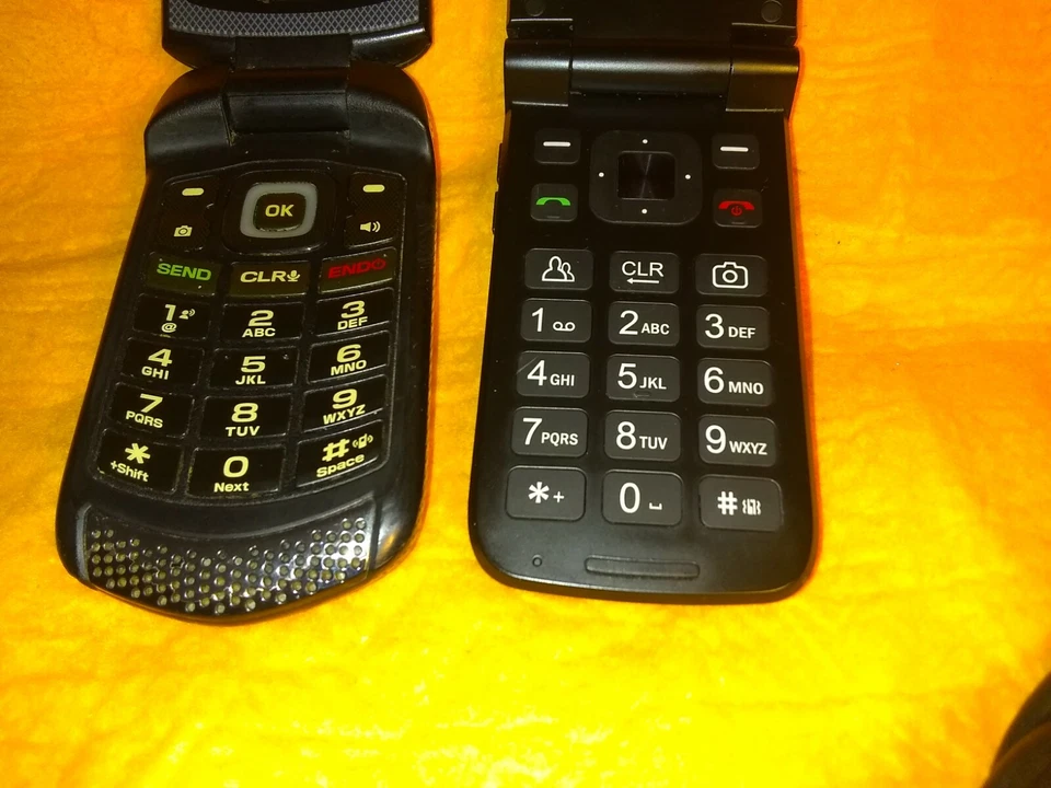 Teléfonos Celulares Abatibles Usados Verizon Kyocera Verizon Orbic Teléfono Abatible Cable de Audio CANTIDAD 2 Foto 3 de 4