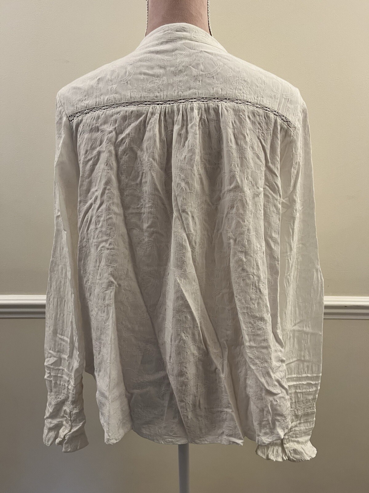 And/Or Delicate Patterned White Buttoned Blouse- … - image 5