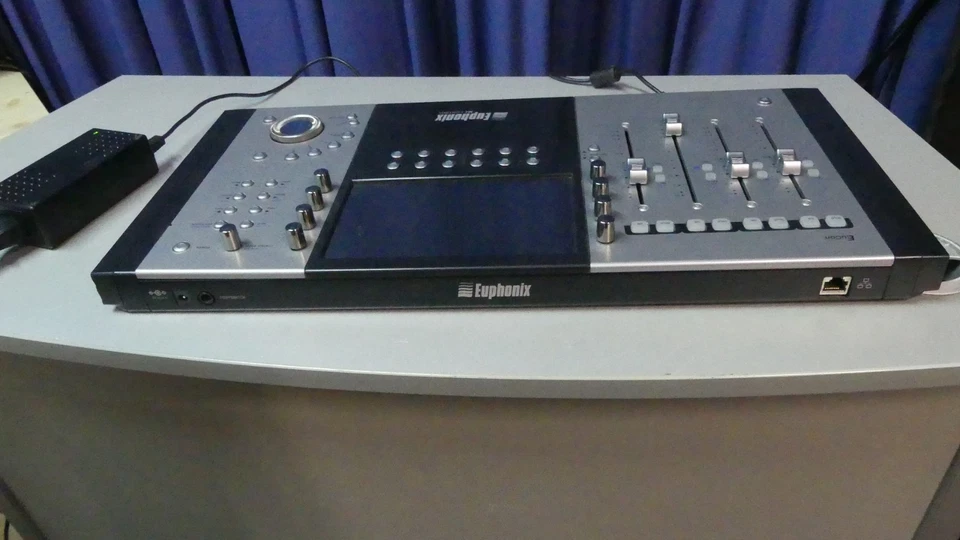 Avid Euphonix MC Control DAW Controller AVID Logic Ableton Cubase - Bild 2 von 4