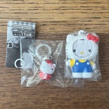 Sanrio Hello Kitty Strawberry Badge Photo Frame Mascot Set Keychain Official