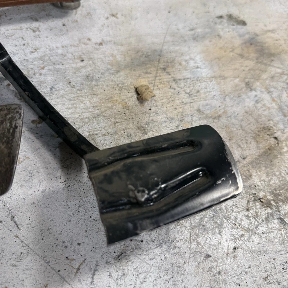 86-92 丰田 Supra Mk3 手动离合器和制动踏板套件 — 第 4/4 张图片