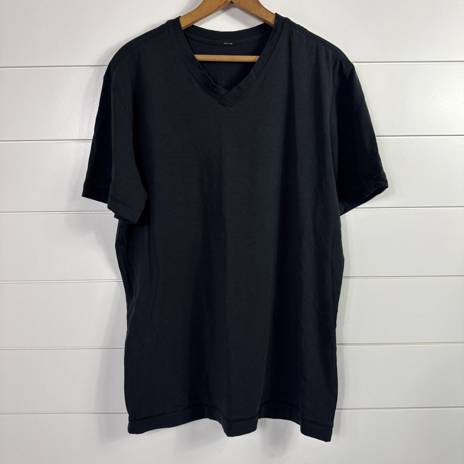 Men's Lululemon Fundamental V-Neck Tee Shirt Short Sleeve Black sz L