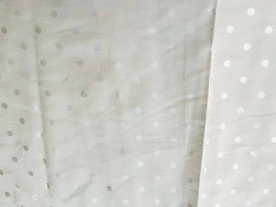 By yard, Beautiful vintage silk damask from China - Image 2 of 4