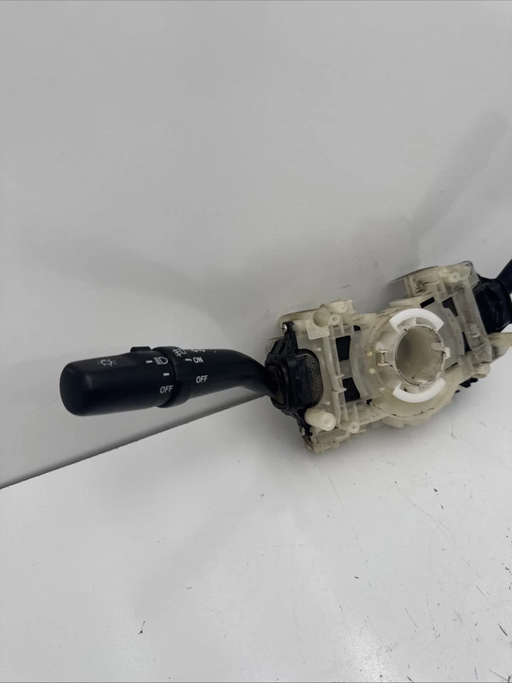 2004-2006 Toyota Tundra Steering Column Turn Signal Wiper Switches B266-16 - Image 2 of 4