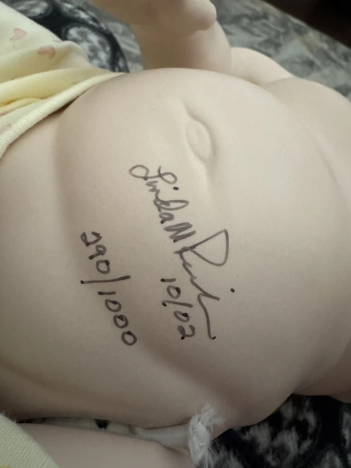 Muñeca de porcelana firmada por Linda M Rick 2002 290/1000 porcelana maciza, leer Foto 2 de 4