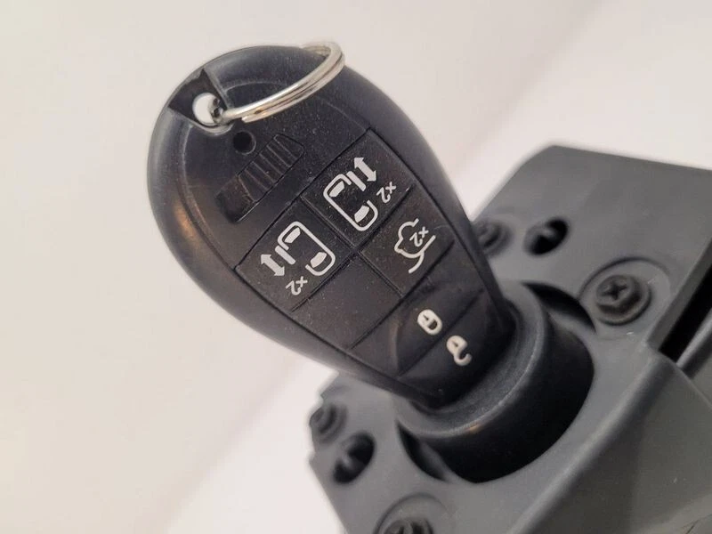 2011-2014 Dodge Grand Caravan Ignition Switch With Fobik Fob Integrated Key OEM - Imagem 3 de 4