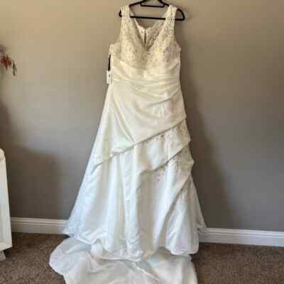 Plus Size Robin Jillian Bridal Button Lace Back Ruched Train New Wedding  Dress