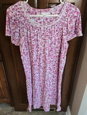 EUC - Secret Treasures M 8-10 White/Pink/Magenta Short Sleeve Nightgown