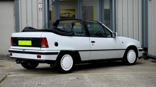 1988 Vauxhall ASTRA GTE CONVERTIBLE 2.0 GTE CONVERTIBLE 2DR Manual Convertible P - Picture 5 of 20