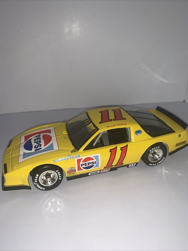 1983 Darrell Waltrip #11 "PEPSI FIREBIRD XTREME "1/24 Action Diecast NICE - Picture 3 of 12