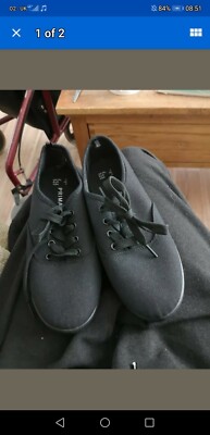 Schwarze Sandschuhe Größe 3