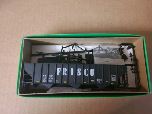 Kit de tolva de 3 bahías Bowser escala HO 100 toneladas 45’ Frisco #87806 | Zustand: Used