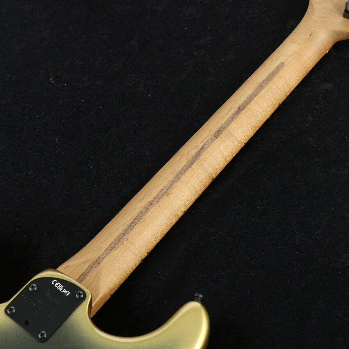 Fender FSR American Professional II Stratocaster HSS HT Gold Fender FSR American Professional II Stratocaster HSS HT Gold