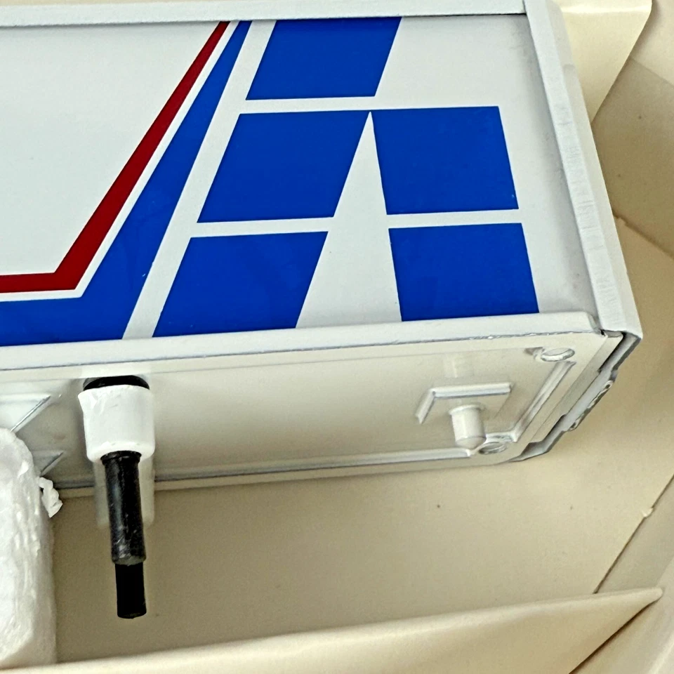 Winross 1:64 American Olean Armstrong Promo Vintage Tractor Trailer Truck Model - Image 3 of 4