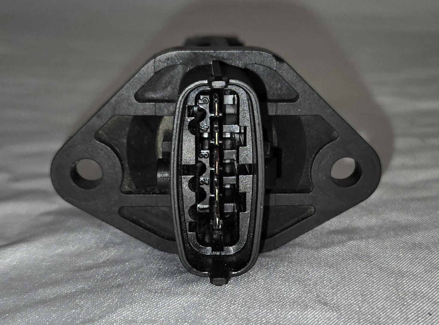 2005 Maserati Quattroporte M139 4.2L Mass Air Flow Sensor Assembly OEM