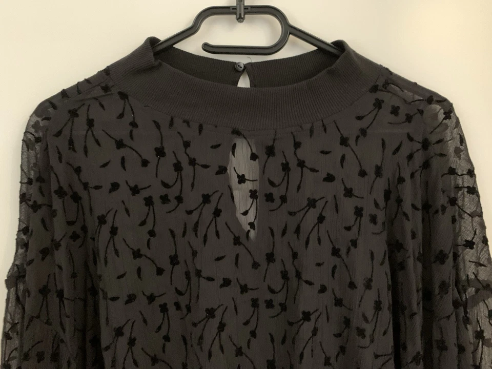 Zara, Busen-Shirt, transparen, Gr. M, schwarz/ Blumen - Neu , festlich - Bild 2 von 4