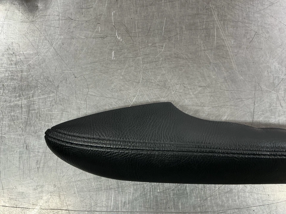 Toyota Supra MK4 JDM RHD 1993-1998 OEM REPOSABRAZOS NEGRO Foto 2 de 4