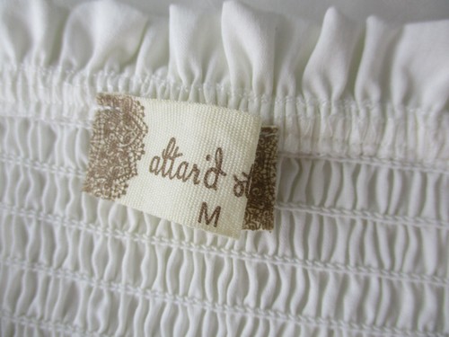 Top corsetto Altar'd State taglia M bianco manica a sbuffo smoking, scollo a cuore - Foto 8 di 10