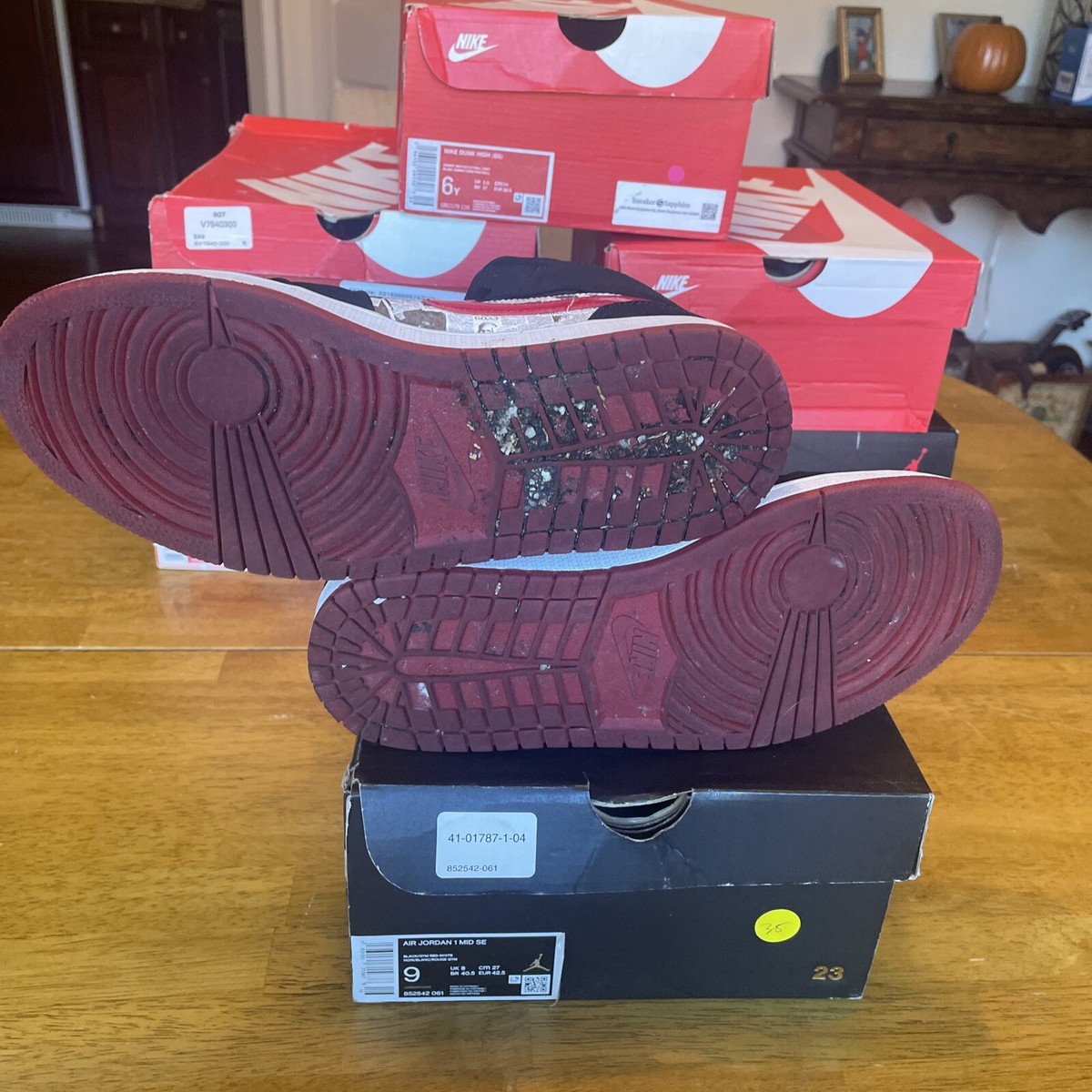 【美品】NIKE AIR JORDAN 1 MID NEWSPAPER Air Jordan 1 Mid SE Newspaper Air Times Review! - YouTube