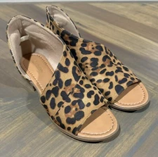 Catherine Malandrino Cheetah Print Womens Shoes Size 7 Theorie