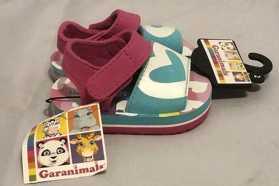 Sandalias Garanimals Bebé Niño Pequeño Niños Talla 2 Gancho y Lazo Nuevos Corazones  Foto 2 de 4