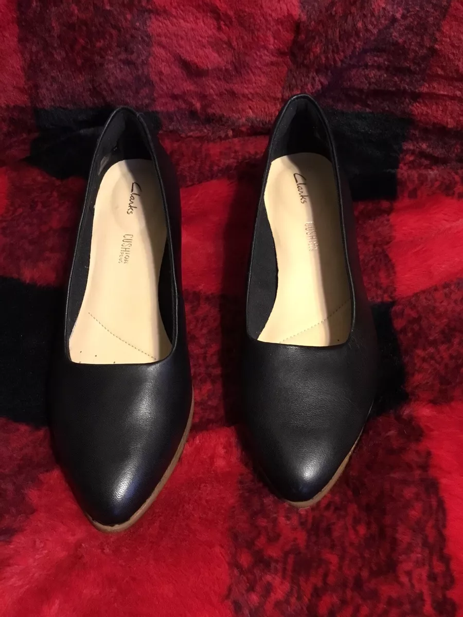 Ordenador portátil azufre Elevado Clarks Cushion Plus Mena Bloom Black Soft Pointed Toe Heels Womens SZ 7W |  eBay