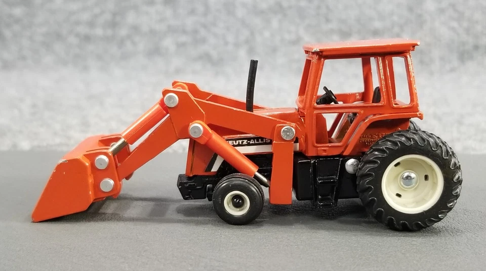 ERTL 1/64 DUETZ ALLIS TRACTOR W/FRONT BUCKET DIECAST METAL ORANGE - Image 3 of 4