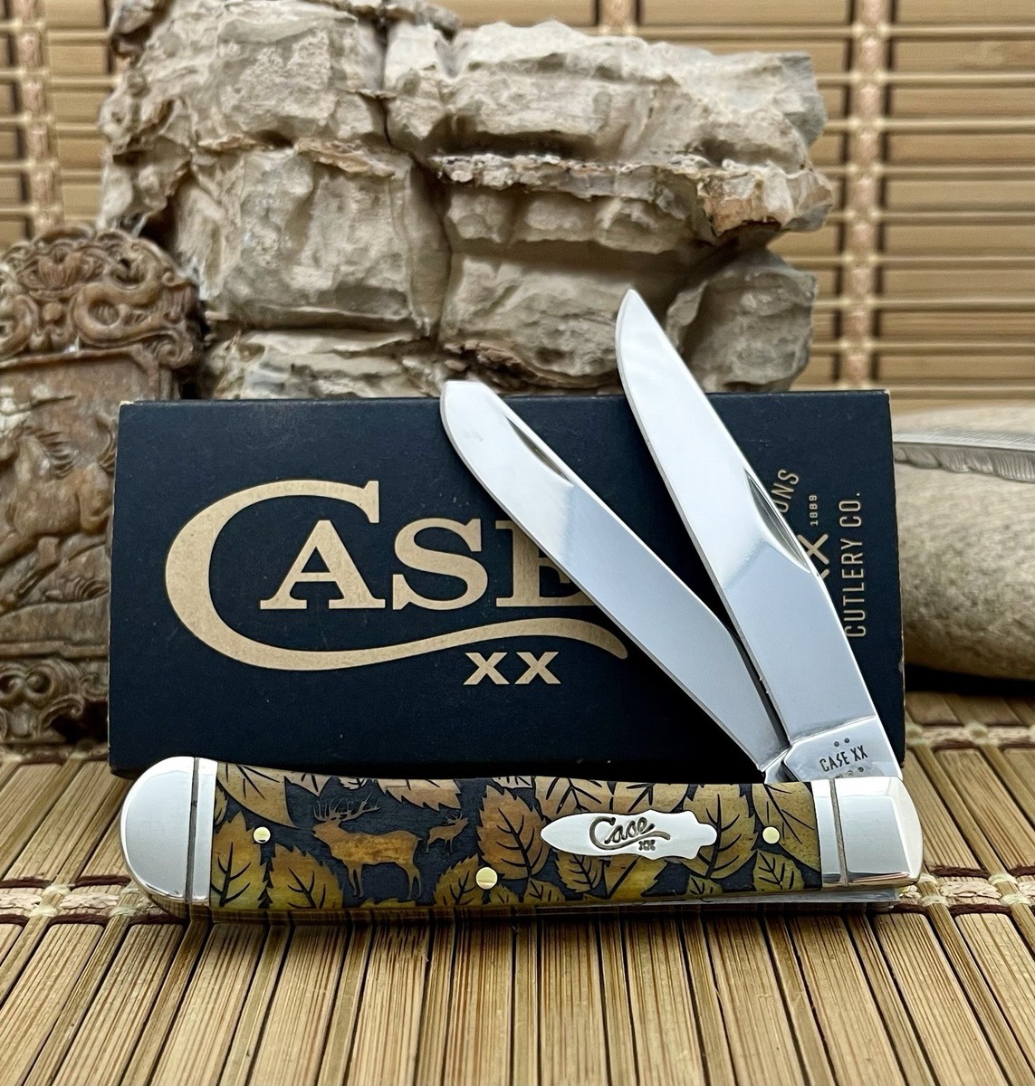 Case XX USA Smooth Antique Bone ELK Wildlife Series 1/500 Trapper