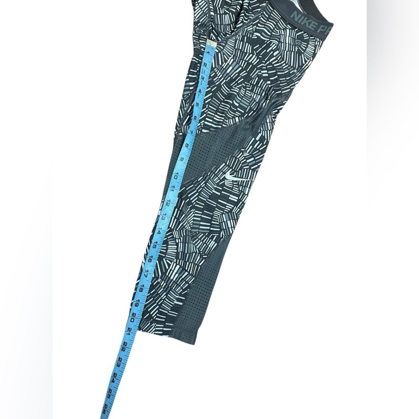 Nike Pro Hypercool Tidal Multi Training Capri Act… - image 9