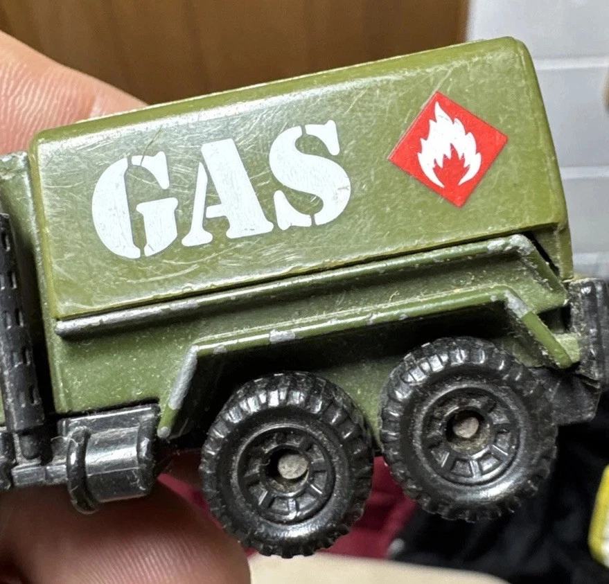 Antigo 1981 Matchbox MB5 Peterbilt caminhão-tanque verde militar com gás - Imagem 4 de 4