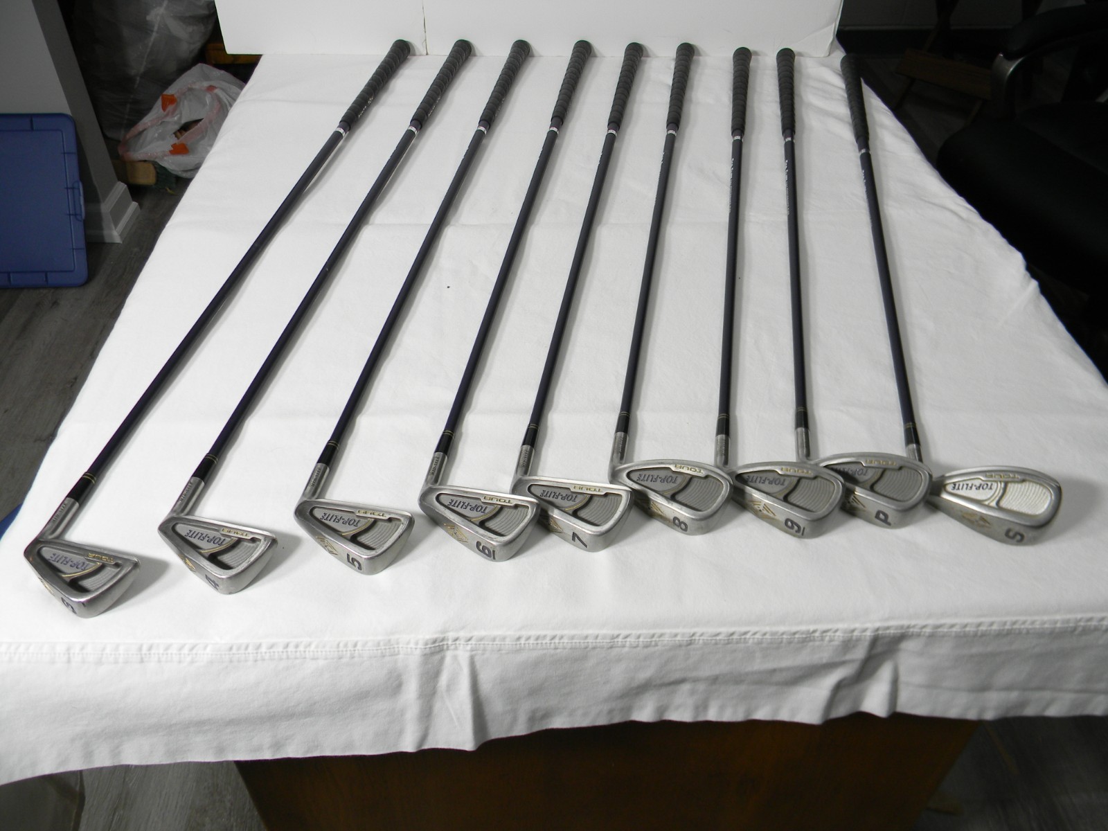TOP FLITE TOUR IRON SET FOR WOMEN, PRE OWNED,  RIGHT HANDED, 3 THRU SW
