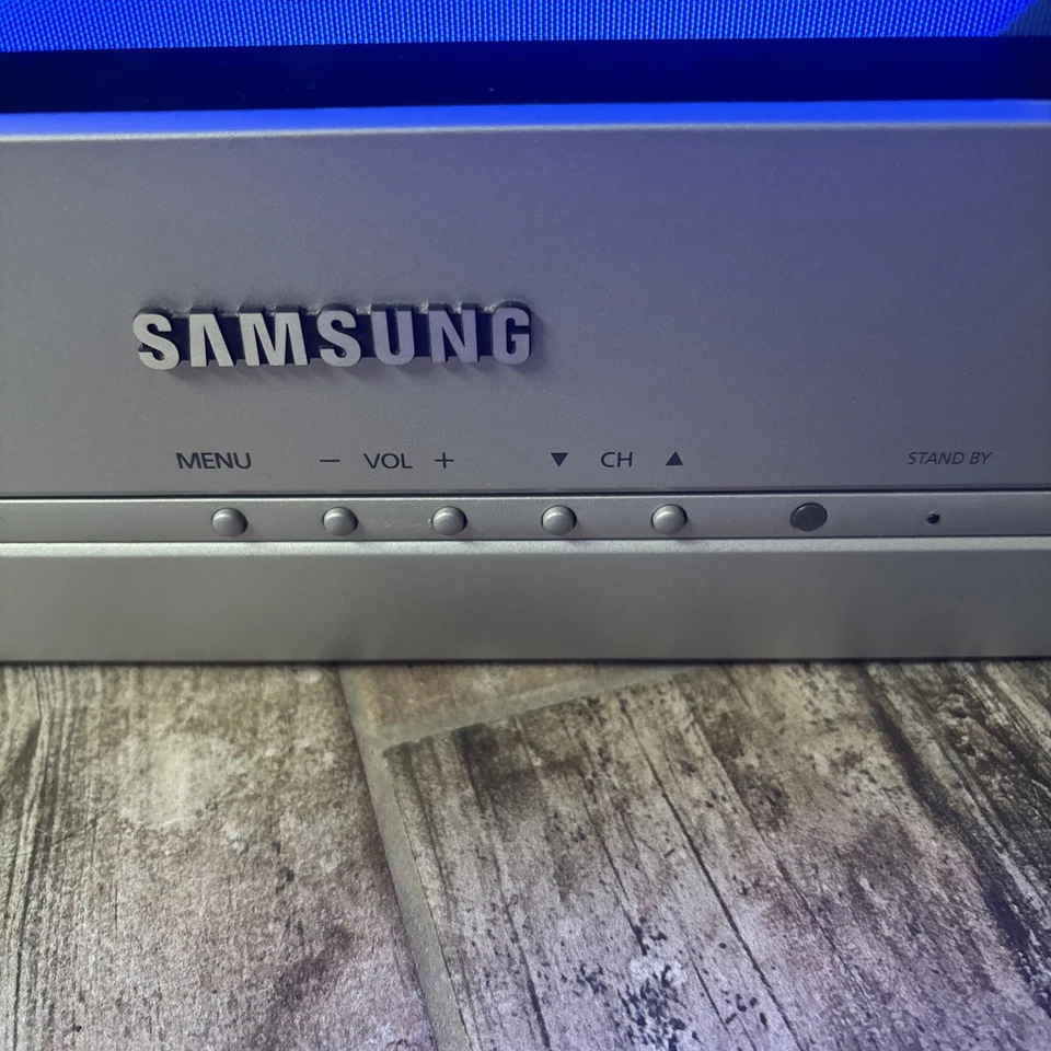 Samsung TX-P1634 16" Flat Screen Color CRT TV Gaming TV Television Vintage - Image 2 of 4