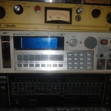 AKAI S 1000 SAMPLER