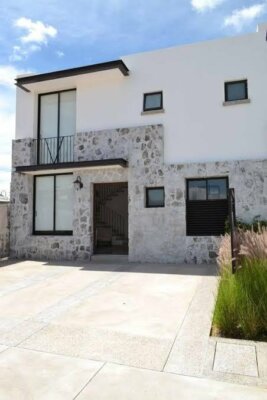 CASA EN VENTA TORRE DE PIEDRA JURIQUILLA QUERETARO LL