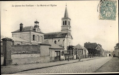 Postcard La Queue les Yvelines, La Mairie et l'Église - 2724945
